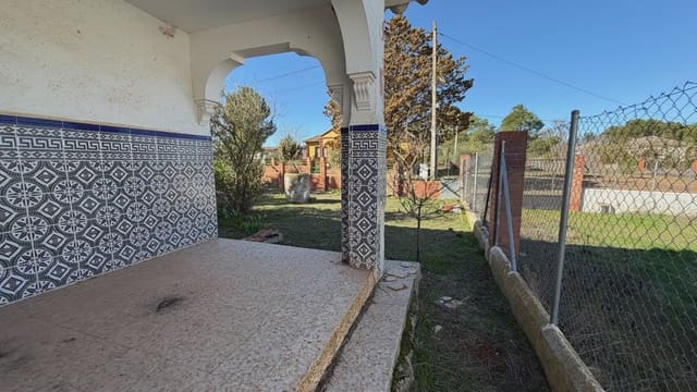 3 bedroom Villa for sale in Villafranca de los Caballeros - € 115,000 (Ref: 9908959)
