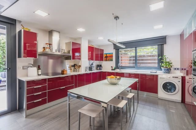 6 sovrum Semi-fristående Villa till salu i Las Rozas de Madrid med pool garage - 1 190 000 € (Ref: 9912247)