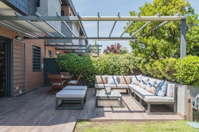 6 sovrum Semi-fristående Villa till salu i Las Rozas de Madrid med pool garage - 1 190 000 € (Ref: 9912247)