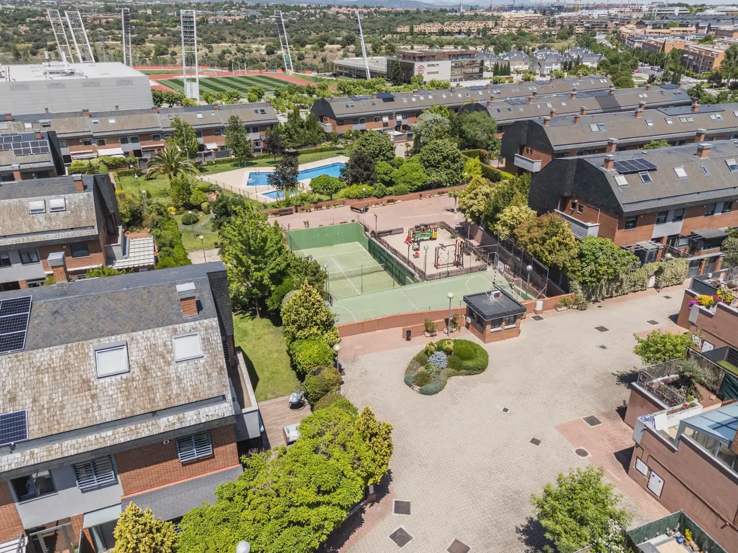 6 sovrum Semi-fristående Villa till salu i Las Rozas de Madrid med pool garage - 1 190 000 € (Ref: 9912247)