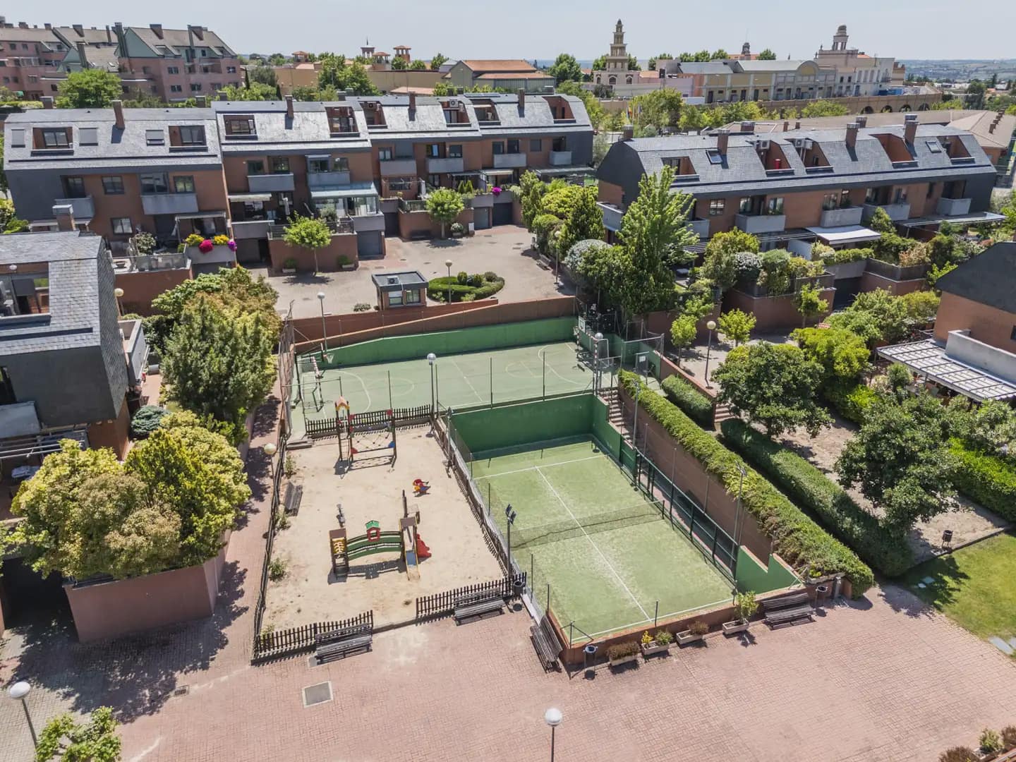6 sovrum Semi-fristående Villa till salu i Las Rozas de Madrid med pool garage - 1 190 000 € (Ref: 9912247)