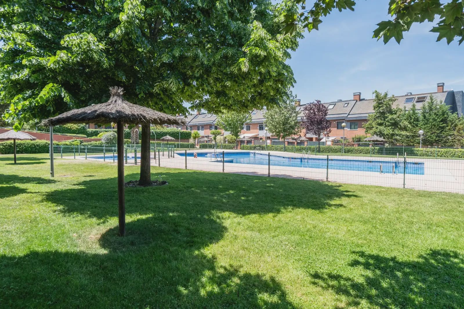 6 sovrum Semi-fristående Villa till salu i Las Rozas de Madrid med pool garage - 1 190 000 € (Ref: 9912247)