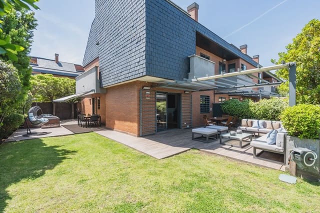 6 sovrum Semi-fristående Villa till salu i Las Rozas de Madrid med pool garage - 1 190 000 € (Ref: 9912247)