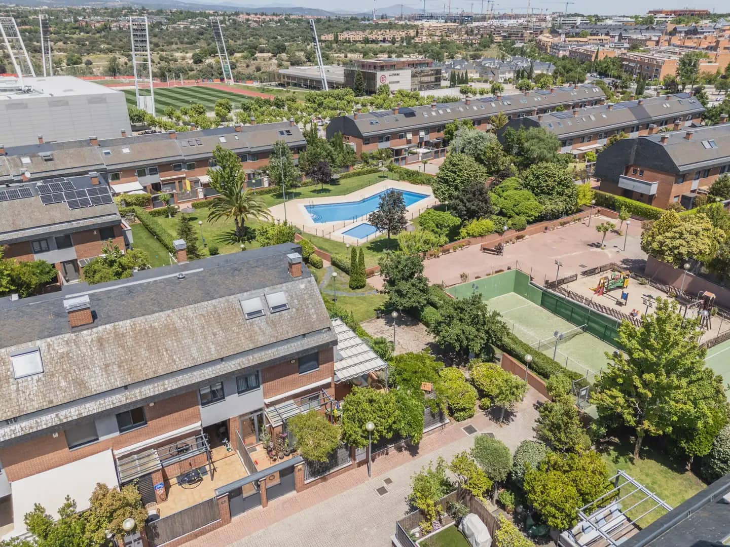 6 sovrum Semi-fristående Villa till salu i Las Rozas de Madrid med pool garage - 1 190 000 € (Ref: 9912247)