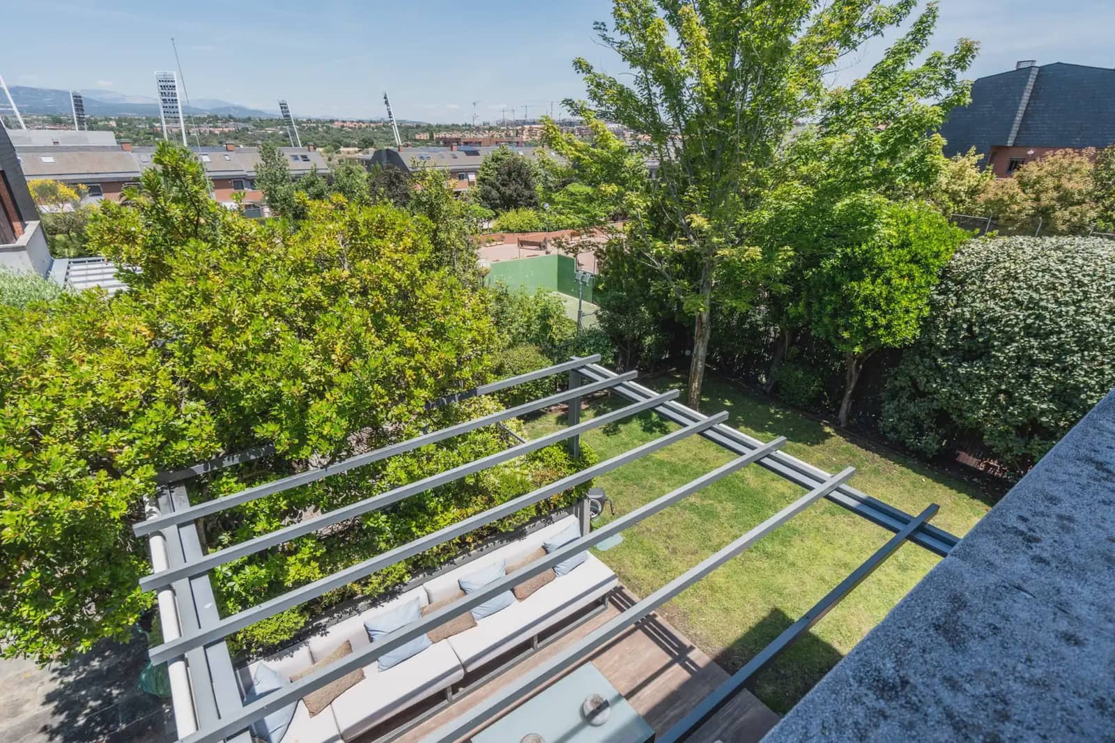 6 sovrum Semi-fristående Villa till salu i Las Rozas de Madrid med pool garage - 1 190 000 € (Ref: 9912247)