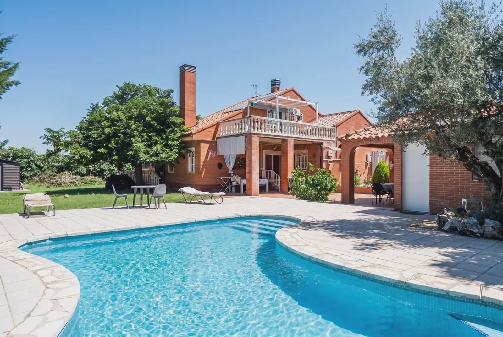 12 bedroom Villa for sale in Rivas-Vaciamadrid with pool garage - € 1,200,000 (Ref: 9916264)