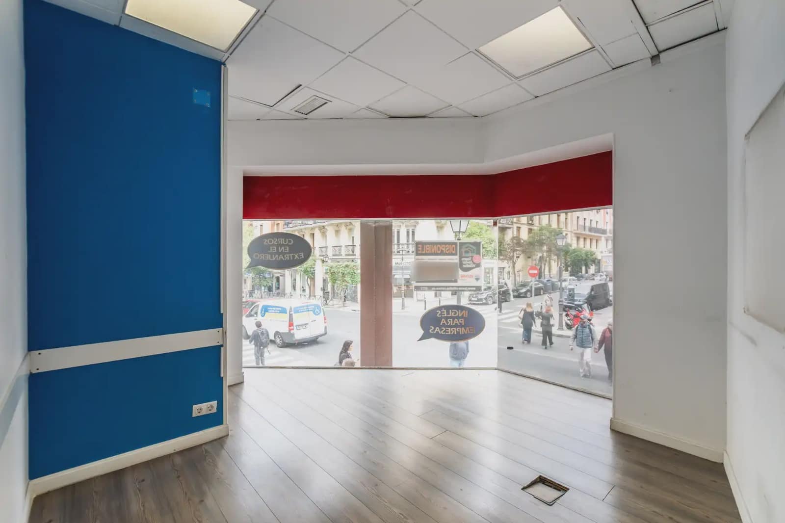 Commercial for sale in Madrid city - € 440,000 (Ref: 9925156)