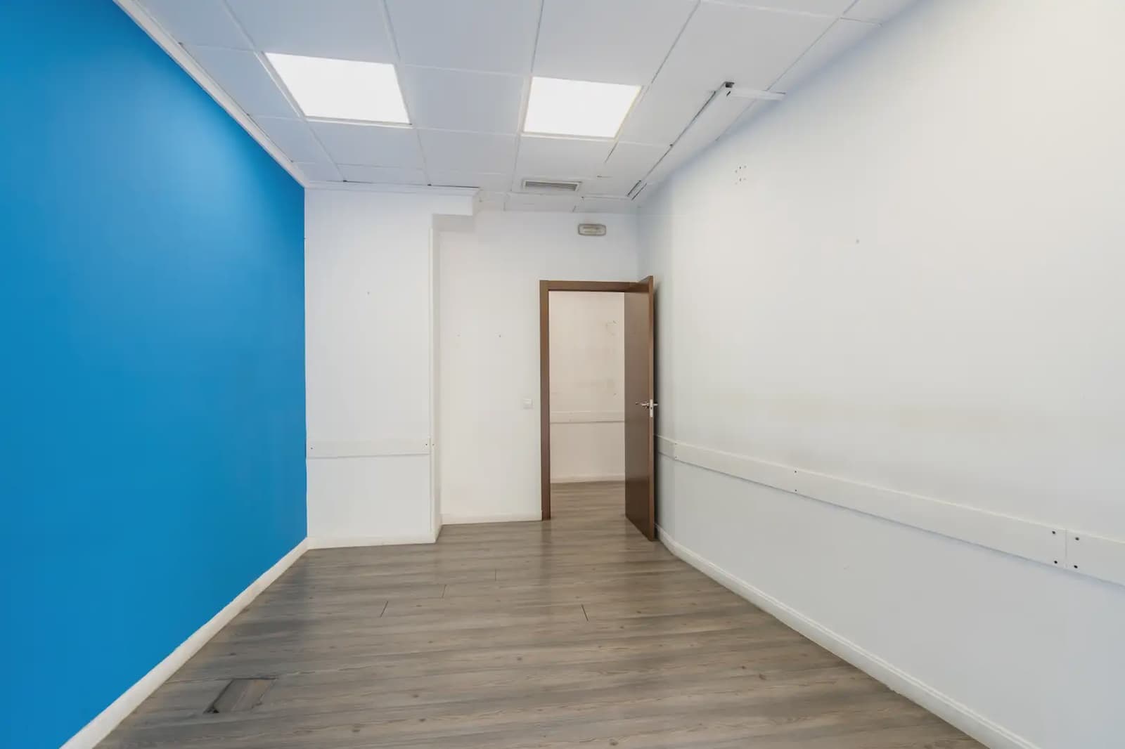 Commercial for sale in Madrid city - € 440,000 (Ref: 9925156)