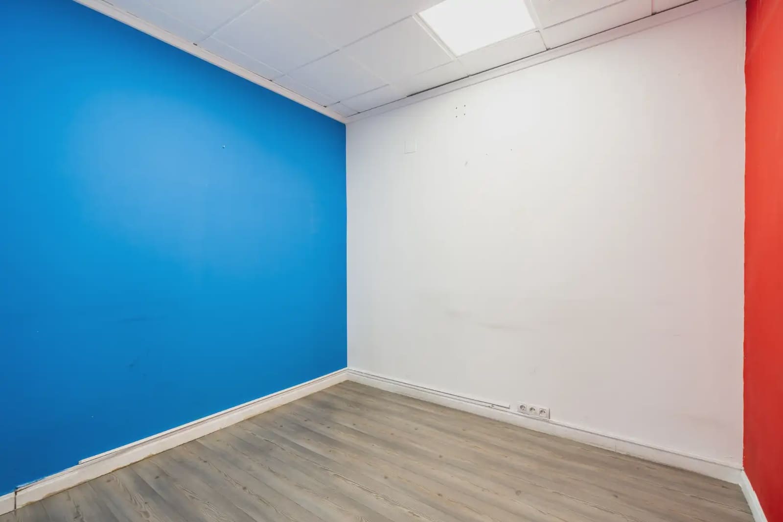 Commercial for sale in Madrid city - € 440,000 (Ref: 9925156)