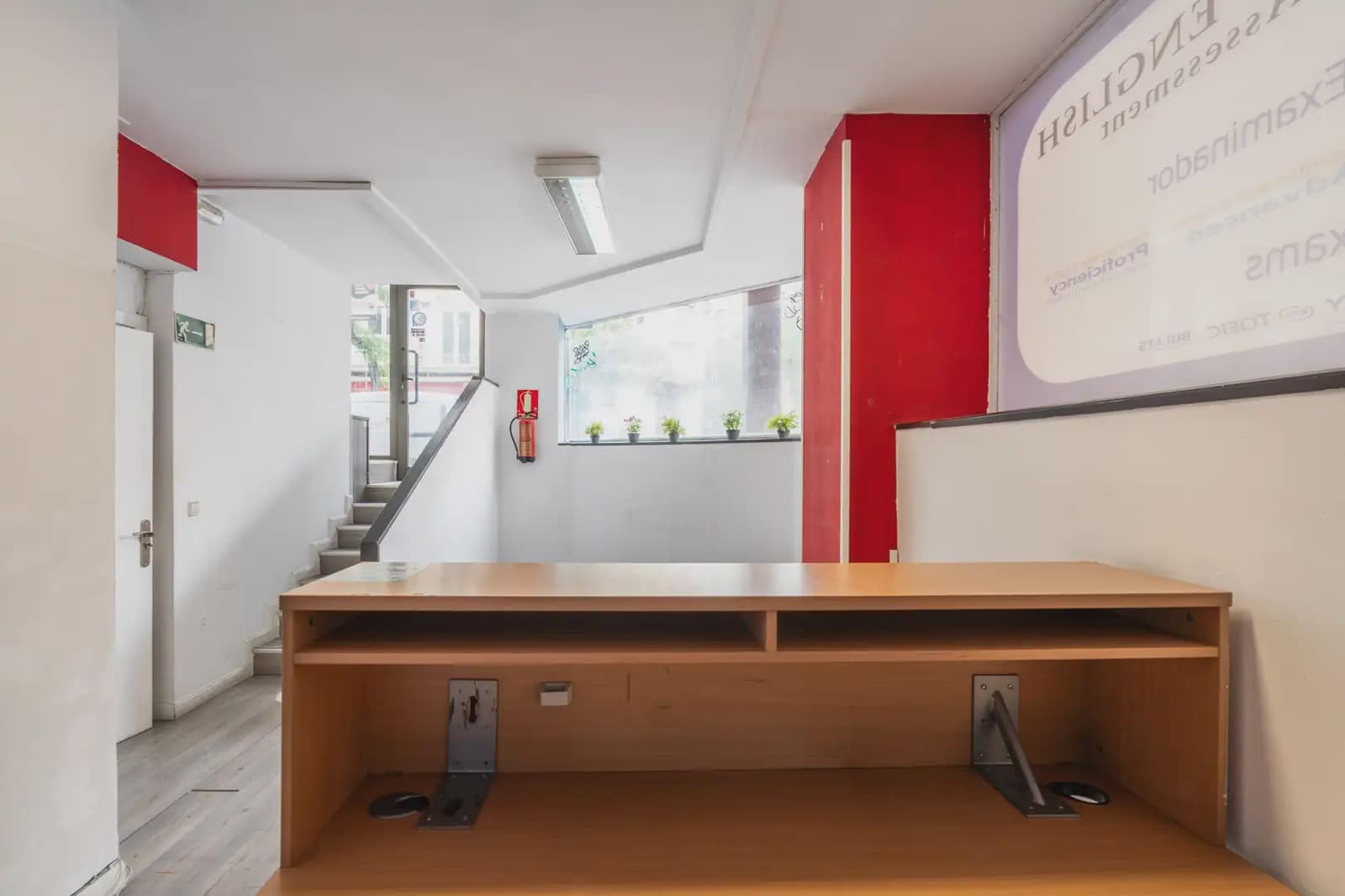 Commercial for sale in Madrid city - € 440,000 (Ref: 9925156)