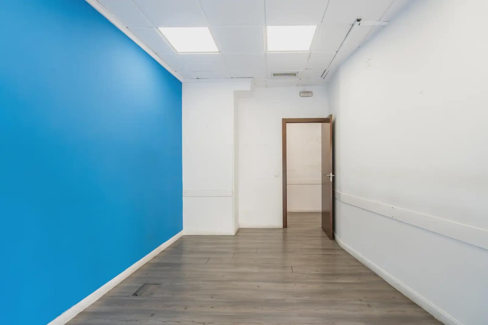 Commercial for sale in Madrid city - € 440,000 (Ref: 9925156)