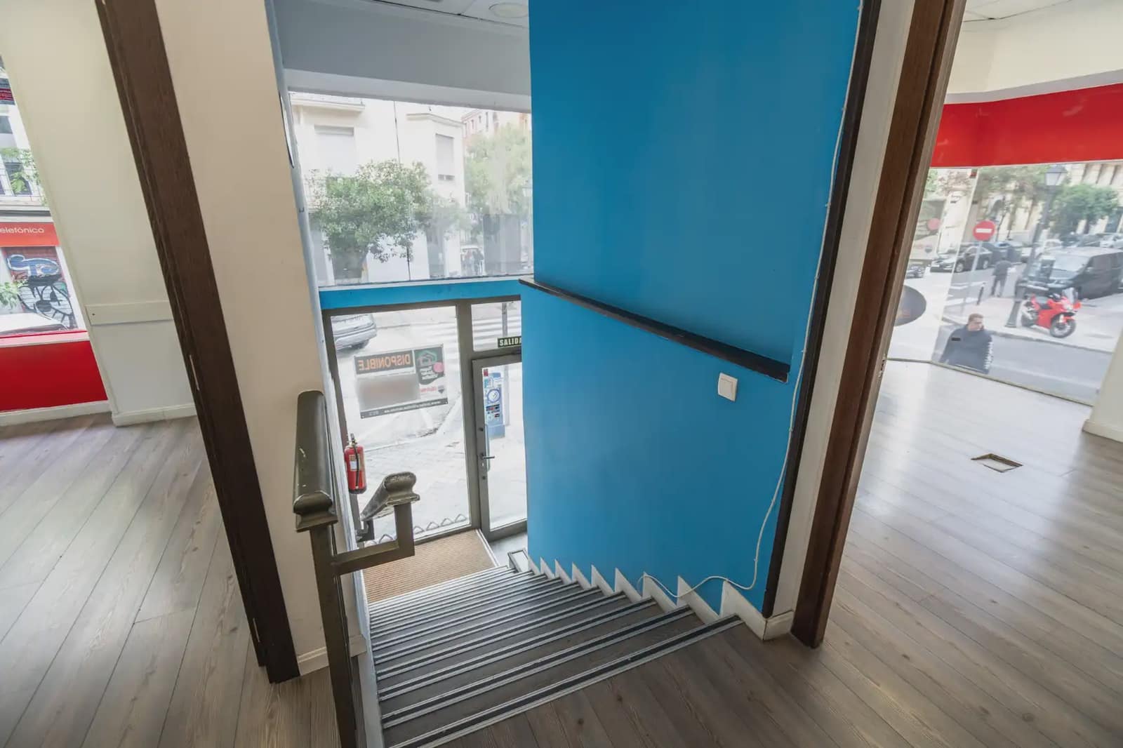 Commercial for sale in Madrid city - € 440,000 (Ref: 9925156)