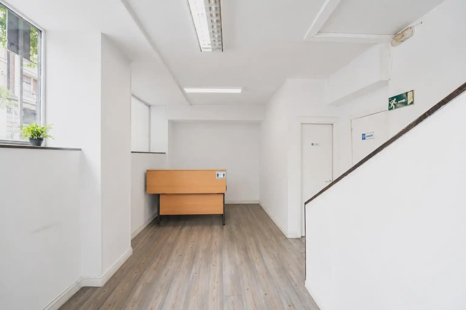 Commercial for sale in Madrid city - € 410,000 (Ref: 9925156)