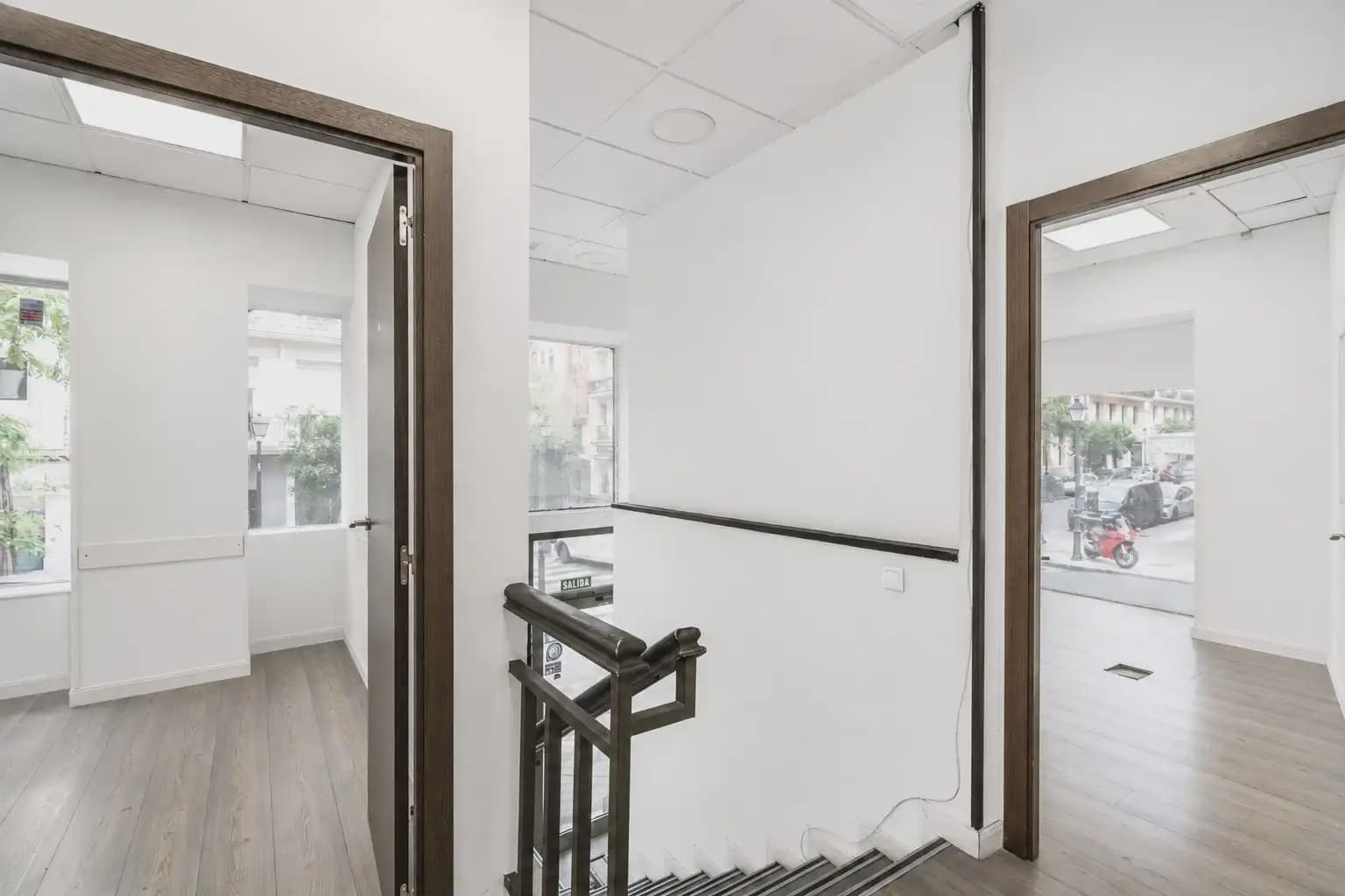 Commercial for sale in Madrid city - € 410,000 (Ref: 9925156)