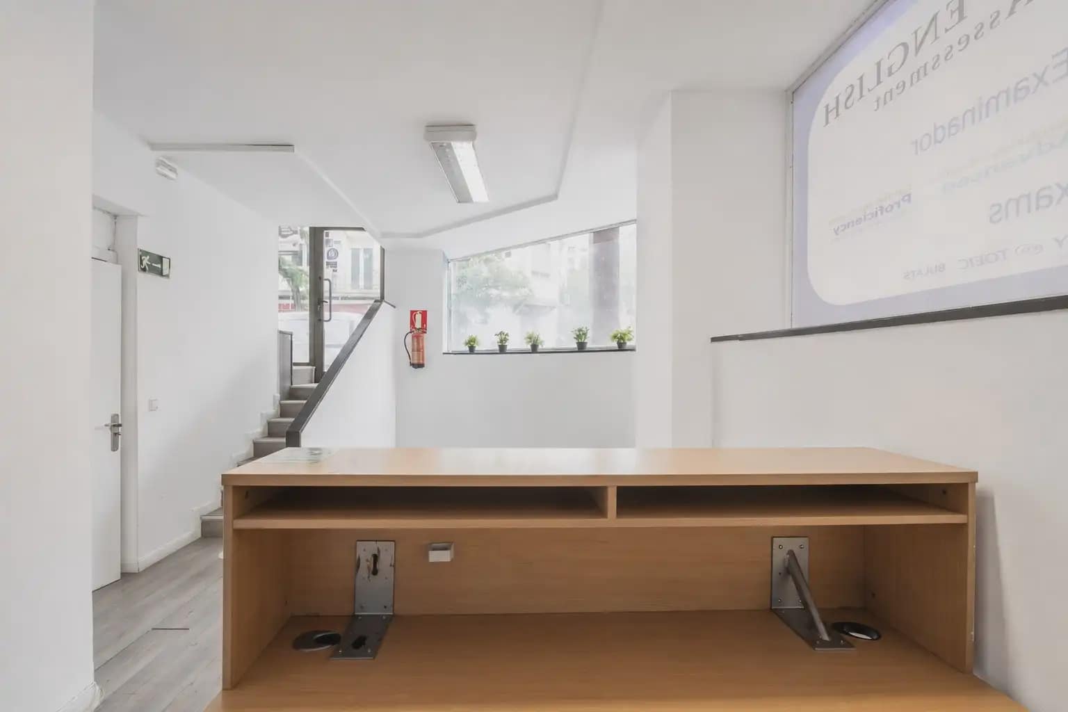 Commercial for sale in Madrid city - € 410,000 (Ref: 9925156)