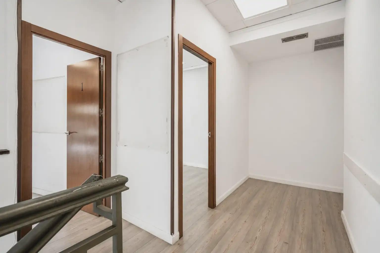 Commercial for sale in Madrid city - € 410,000 (Ref: 9925156)