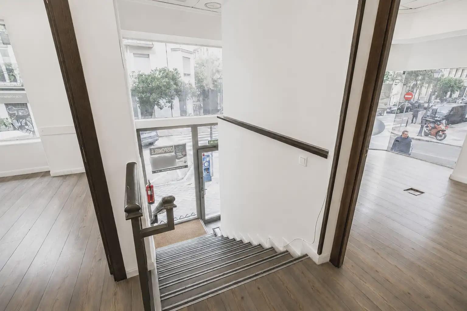 Commercial for sale in Madrid city - € 410,000 (Ref: 9925156)