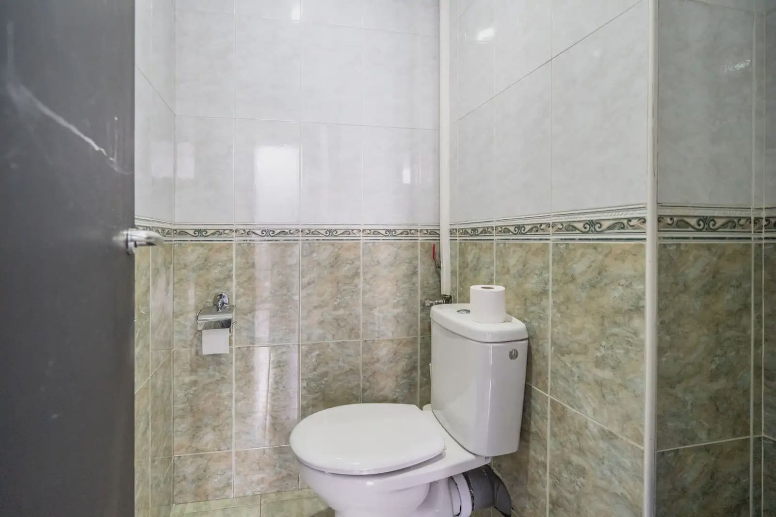 Commercial for sale in Madrid city - € 410,000 (Ref: 9925156)