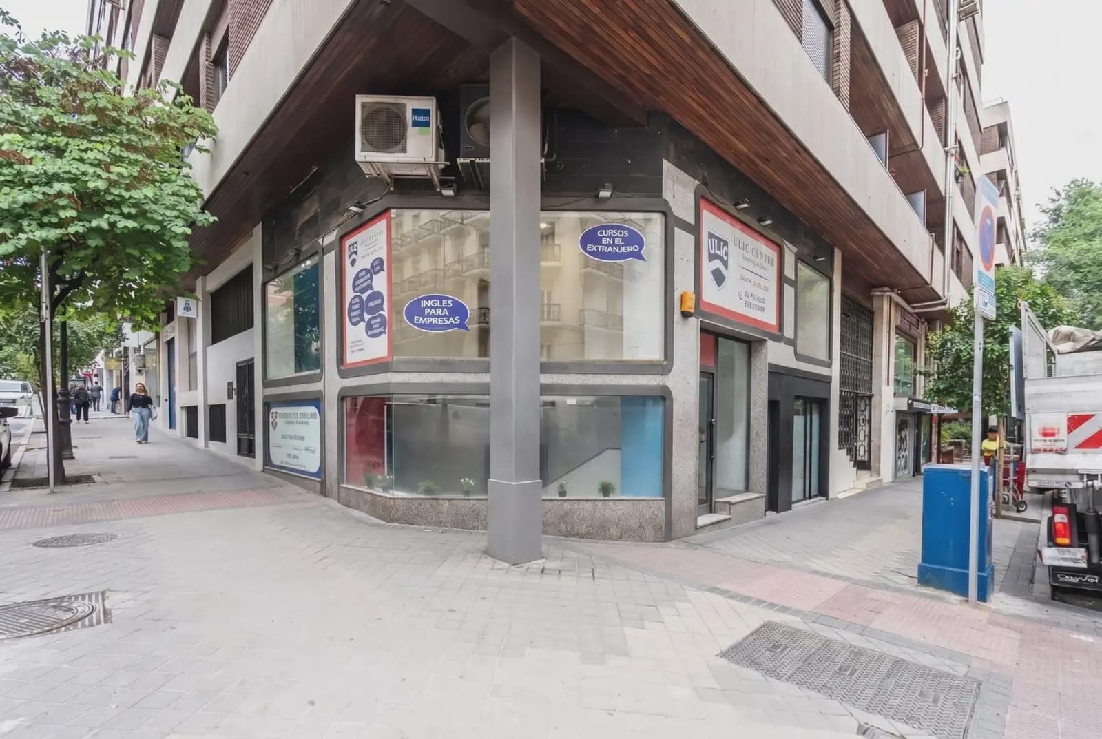 Commercial for sale in Madrid city - € 410,000 (Ref: 9925156)