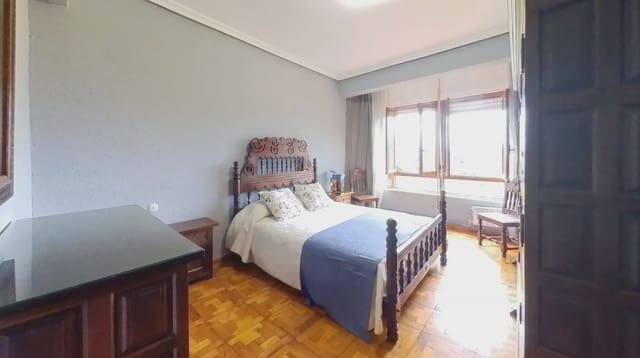 6 chambre Finca/Maison de Campagne à vendre à Cerrazo, Reocín avec garage - 560 000 € (Ref: 9948397)
