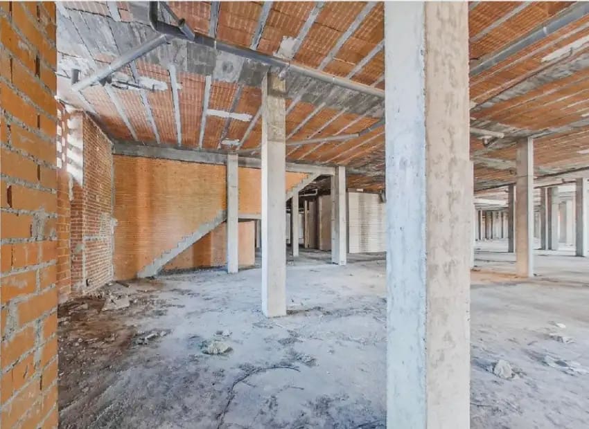 Commerciale da affittare in Parla - 3.910 € (Rif: 9953083)