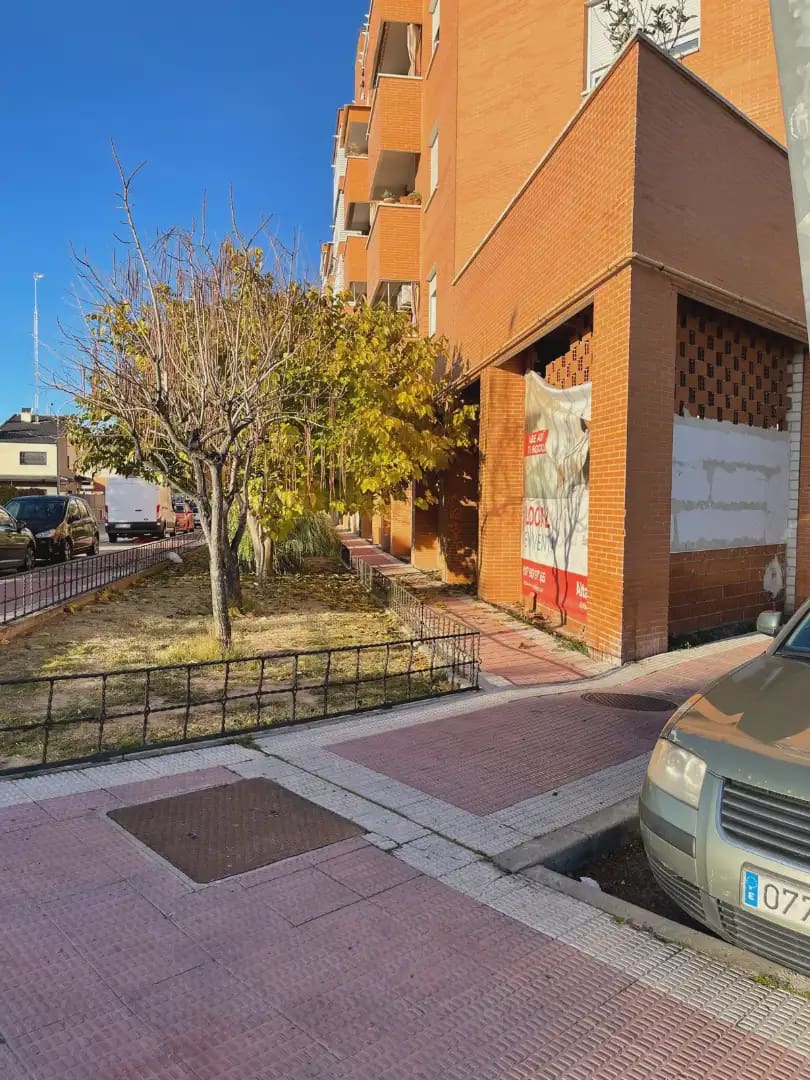 Commercial for rent in Parla - € 12,070 (Ref: 9953085)