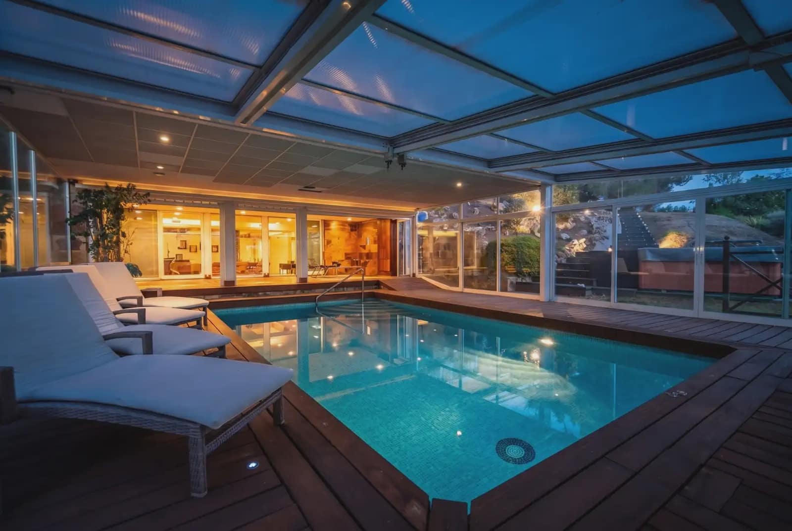 5 slaapkamer Villa te koop in Las Rozas de Madrid met zwembad garage - € 2.200.000 (Ref: 9953247)