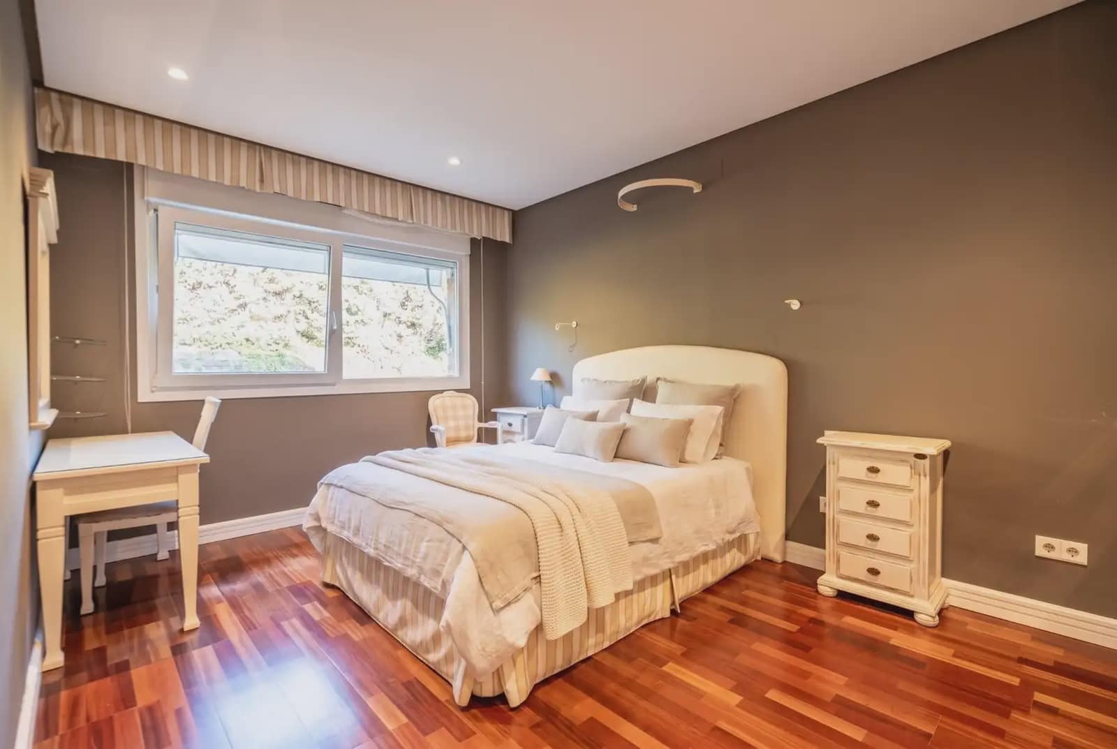 5 slaapkamer Villa te koop in Las Rozas de Madrid met zwembad garage - € 2.200.000 (Ref: 9953247)