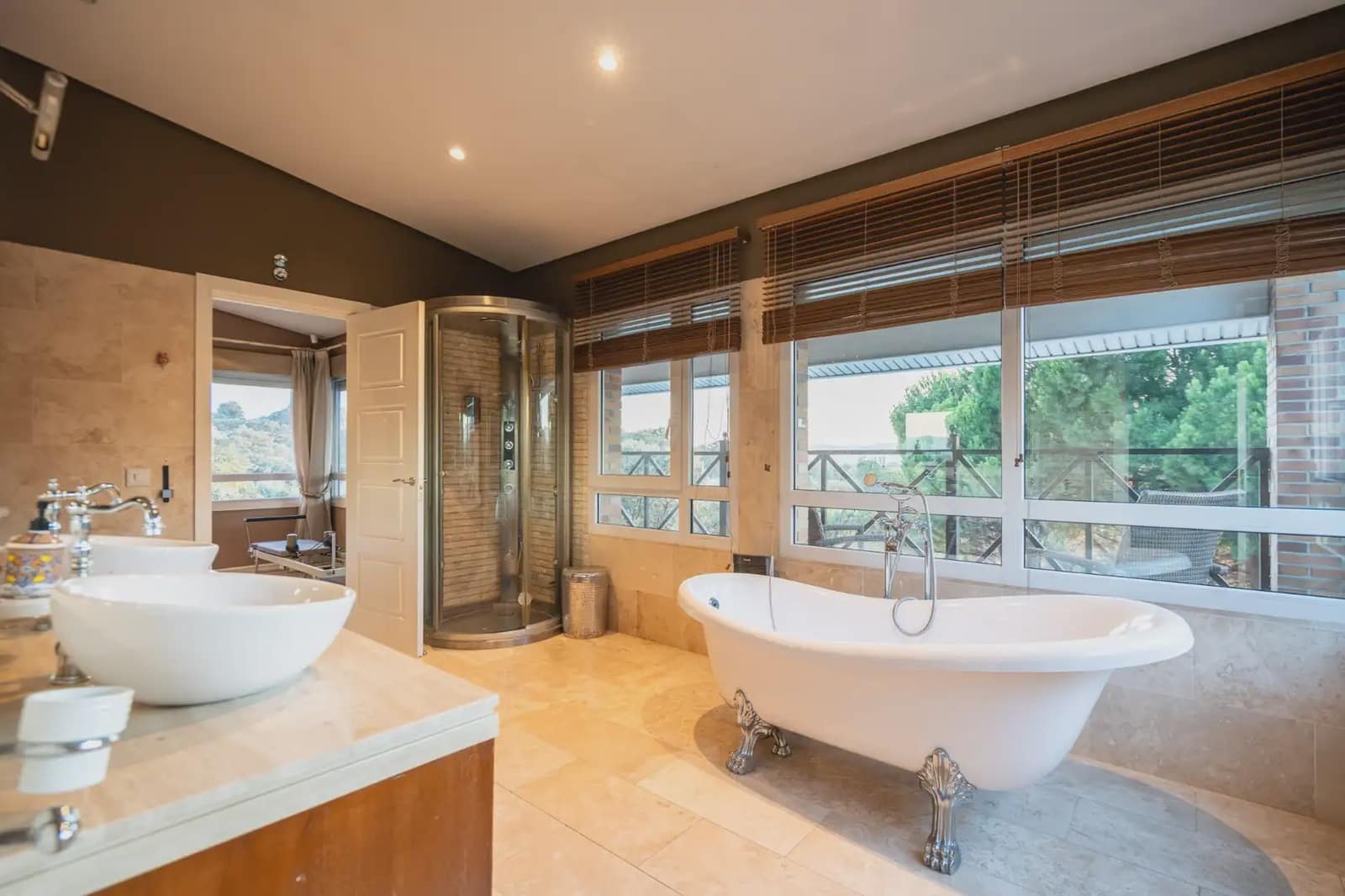 5 slaapkamer Villa te koop in Las Rozas de Madrid met zwembad garage - € 2.200.000 (Ref: 9953247)
