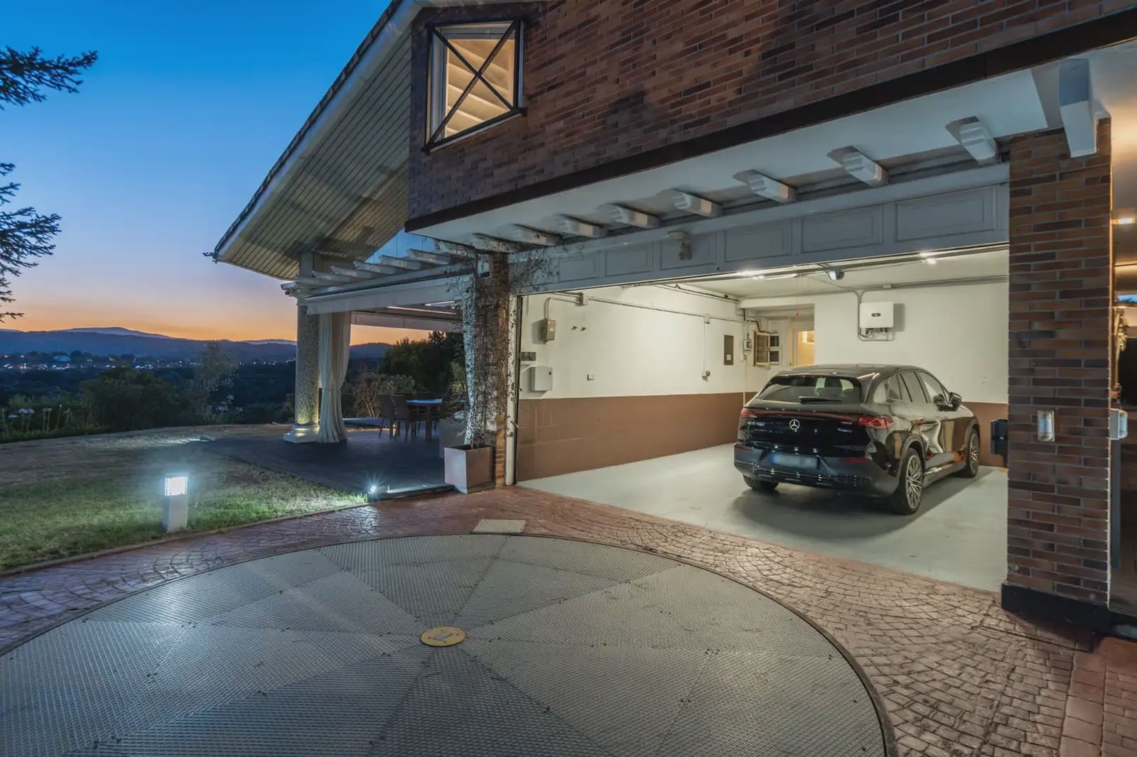 5 slaapkamer Villa te koop in Las Rozas de Madrid met zwembad garage - € 2.200.000 (Ref: 9953247)