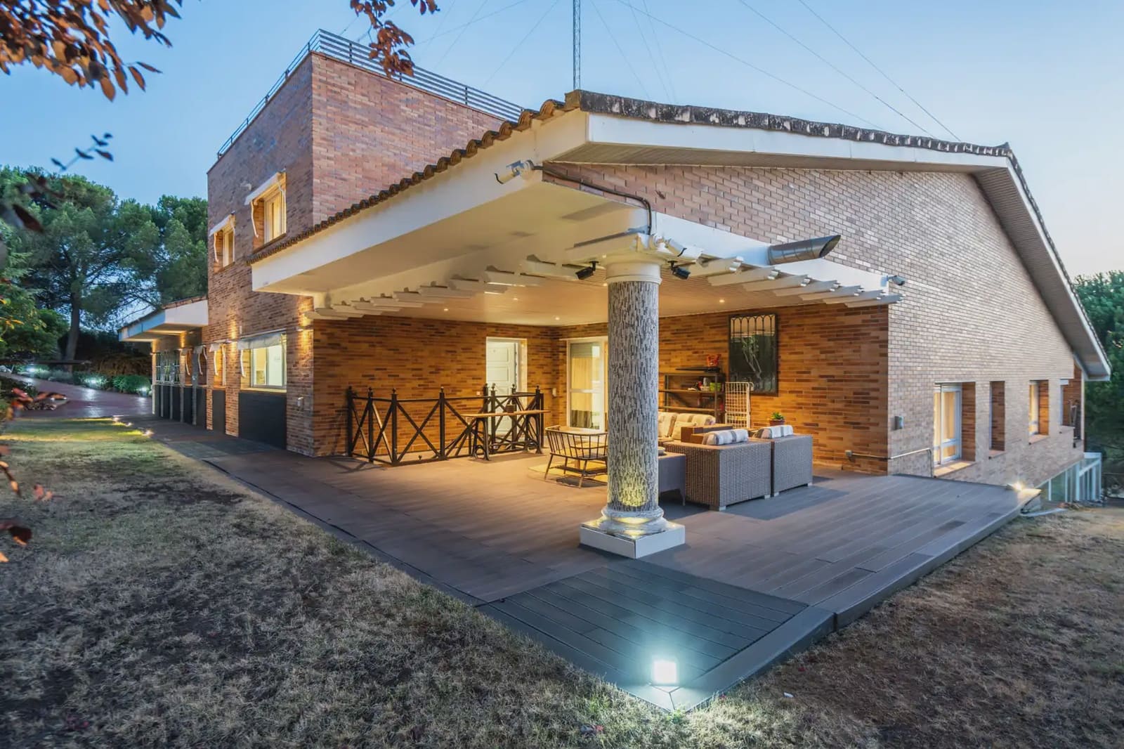 5 slaapkamer Villa te koop in Las Rozas de Madrid met zwembad garage - € 2.200.000 (Ref: 9953247)