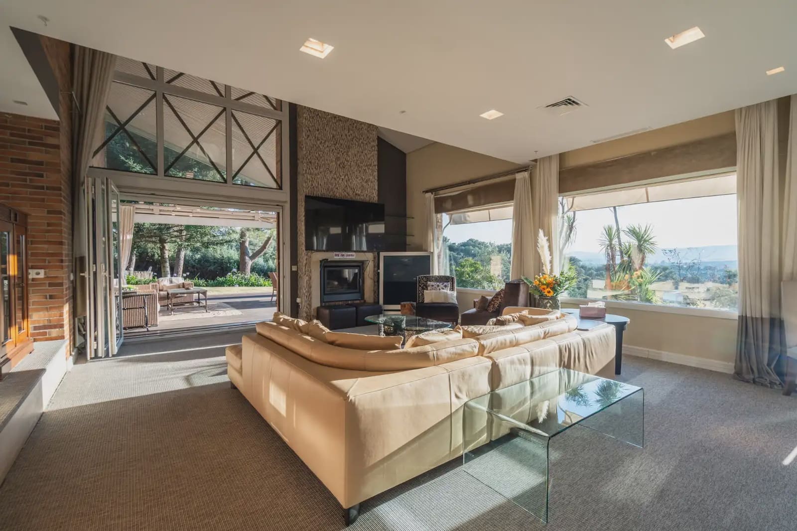 5 slaapkamer Villa te koop in Las Rozas de Madrid met zwembad garage - € 2.200.000 (Ref: 9953247)