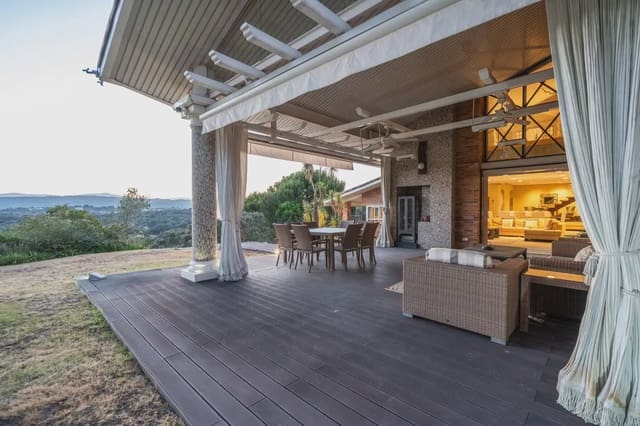 5 soverom Villa til salgs i Las Rozas de Madrid med svømmebasseng garasje - € 2 200 000 (Ref: 9953247)