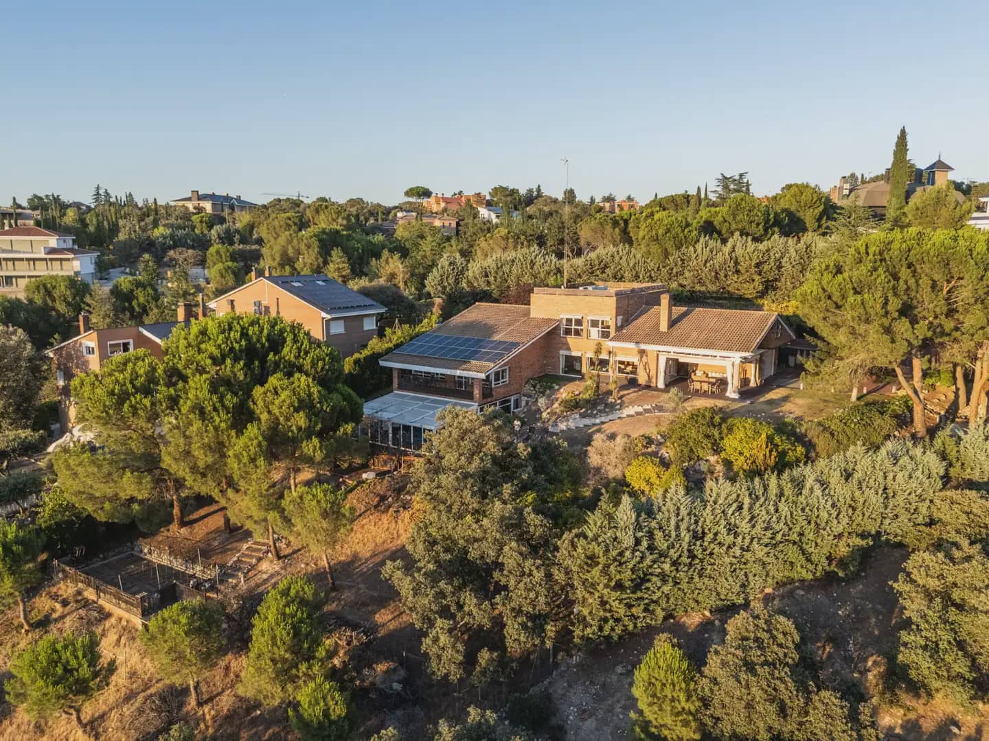 5 slaapkamer Villa te koop in Las Rozas de Madrid met zwembad garage - € 2.200.000 (Ref: 9953247)