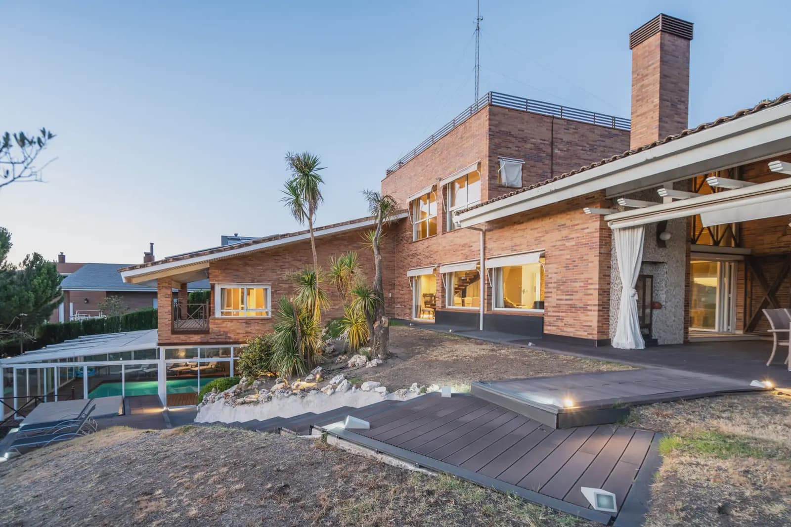 5 slaapkamer Villa te koop in Las Rozas de Madrid met zwembad garage - € 2.200.000 (Ref: 9953247)