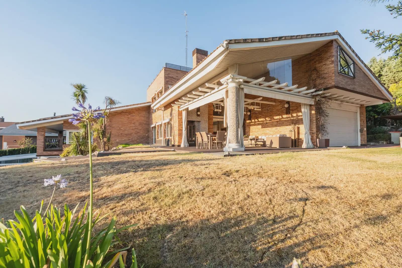 5 slaapkamer Villa te koop in Las Rozas de Madrid met zwembad garage - € 2.200.000 (Ref: 9953247)