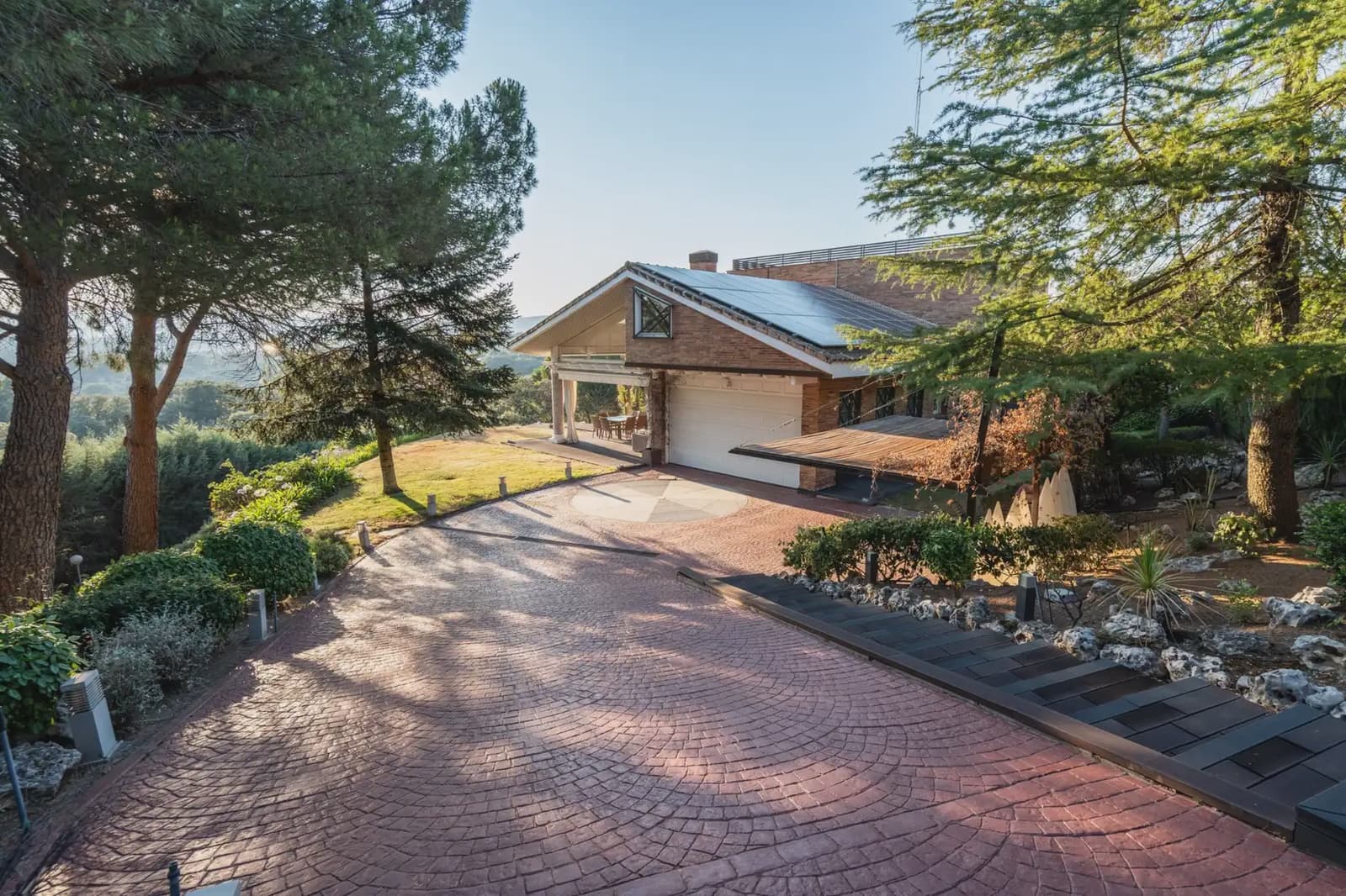 5 slaapkamer Villa te koop in Las Rozas de Madrid met zwembad garage - € 2.200.000 (Ref: 9953247)