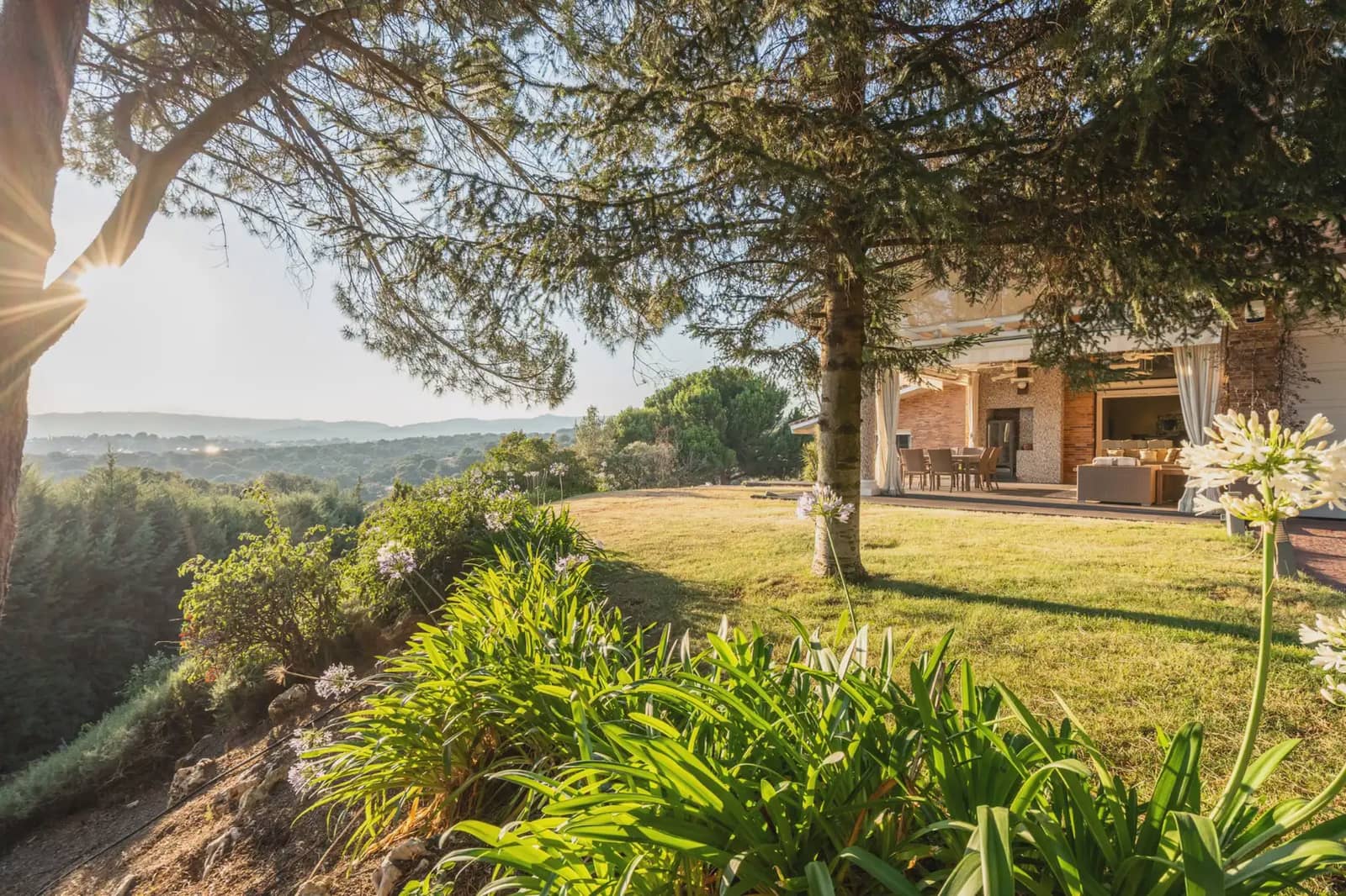 5 slaapkamer Villa te koop in Las Rozas de Madrid met zwembad garage - € 2.200.000 (Ref: 9953247)