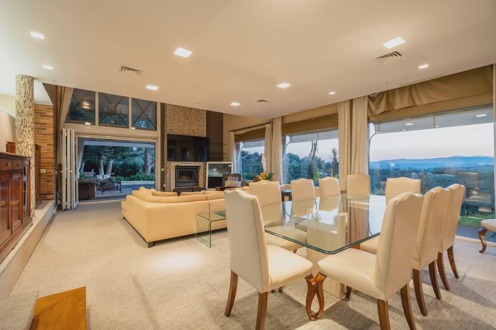5 slaapkamer Villa te koop in Las Rozas de Madrid met zwembad garage - € 2.200.000 (Ref: 9953247)