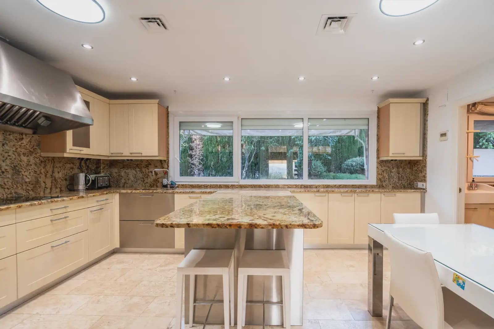 5 slaapkamer Villa te koop in Las Rozas de Madrid met zwembad garage - € 2.200.000 (Ref: 9953247)