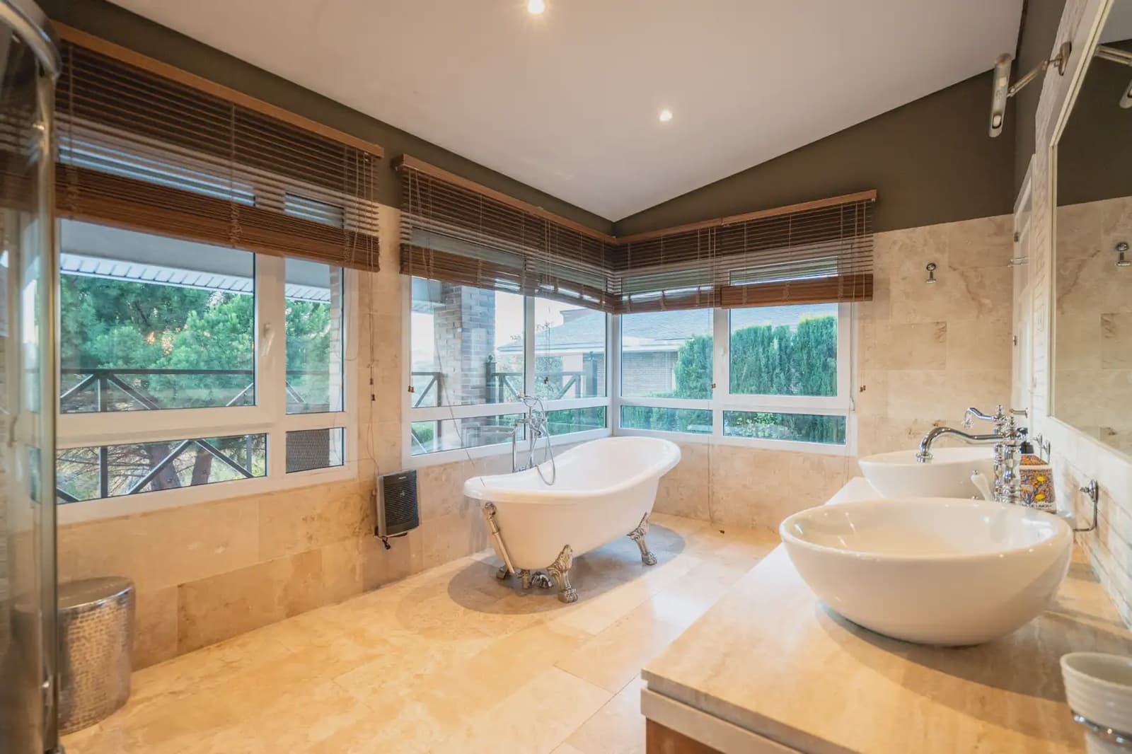 5 slaapkamer Villa te koop in Las Rozas de Madrid met zwembad garage - € 2.200.000 (Ref: 9953247)