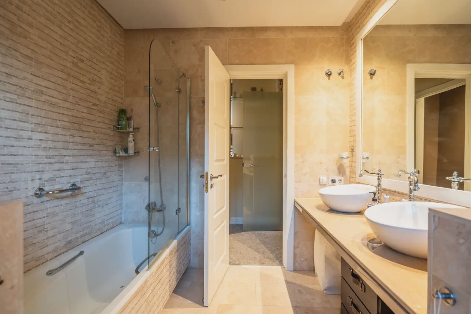 5 slaapkamer Villa te koop in Las Rozas de Madrid met zwembad garage - € 2.200.000 (Ref: 9953247)