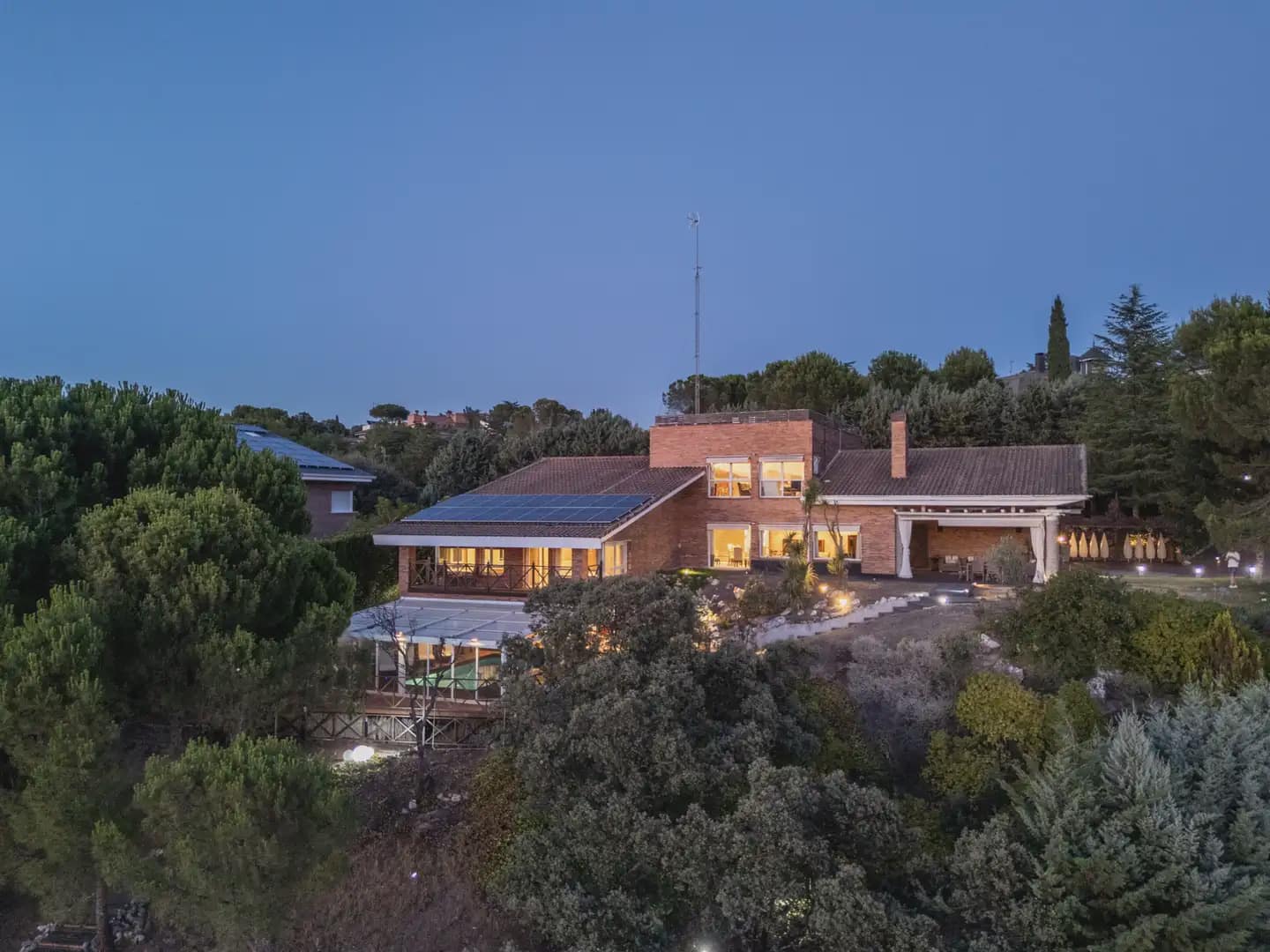5 slaapkamer Villa te koop in Las Rozas de Madrid met zwembad garage - € 2.200.000 (Ref: 9953247)