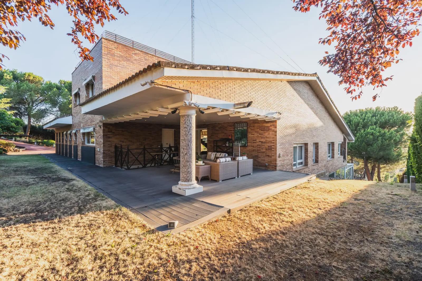 5 slaapkamer Villa te koop in Las Rozas de Madrid met zwembad garage - € 2.200.000 (Ref: 9953247)