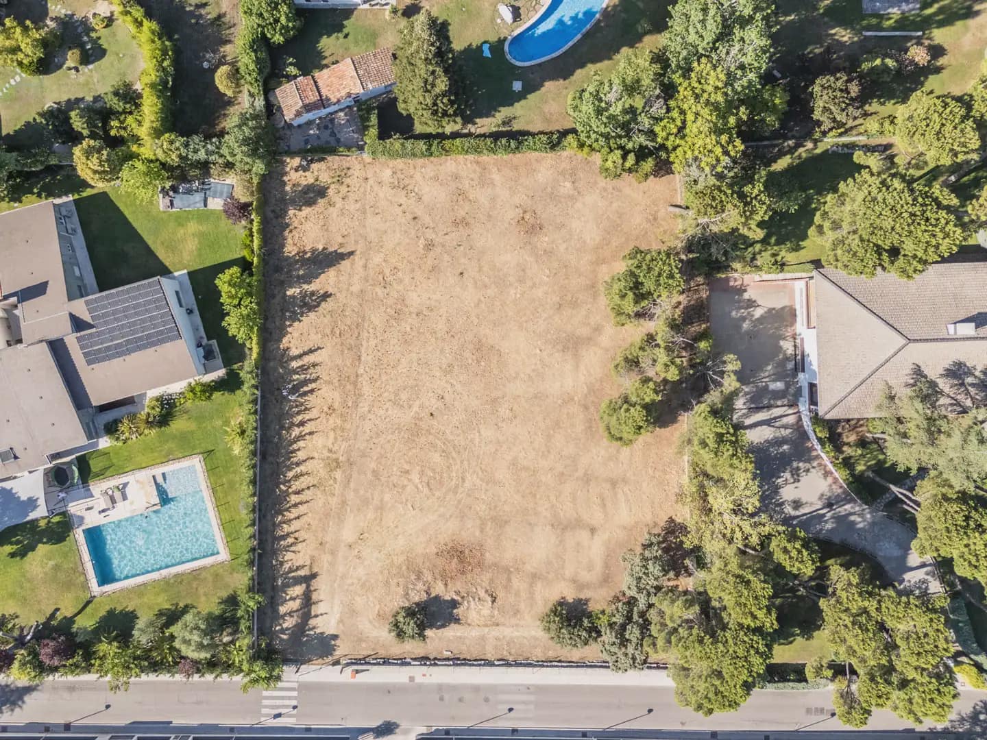 Building Plot for sale in Madrid city - € 1,600,000 (Ref: 9956345)