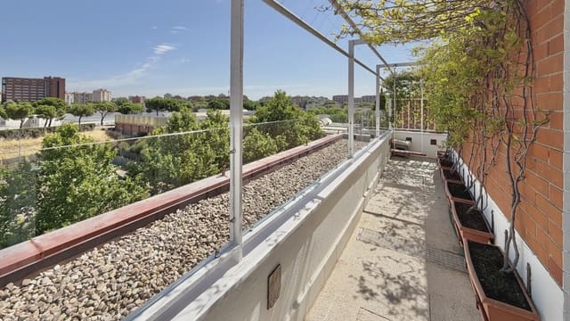4 chambre Appartement à vendre à Portazgo, Madrid ville - 480 000 € (Ref: 9965701)