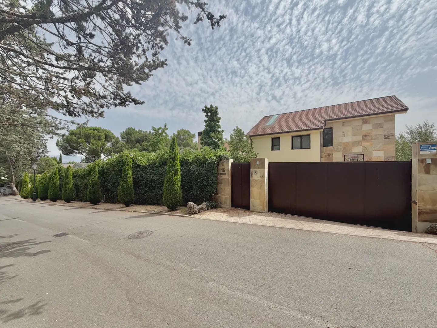4 bedroom Villa for sale in Galapagar with pool garage - € 995,000 (Ref: 9976158)