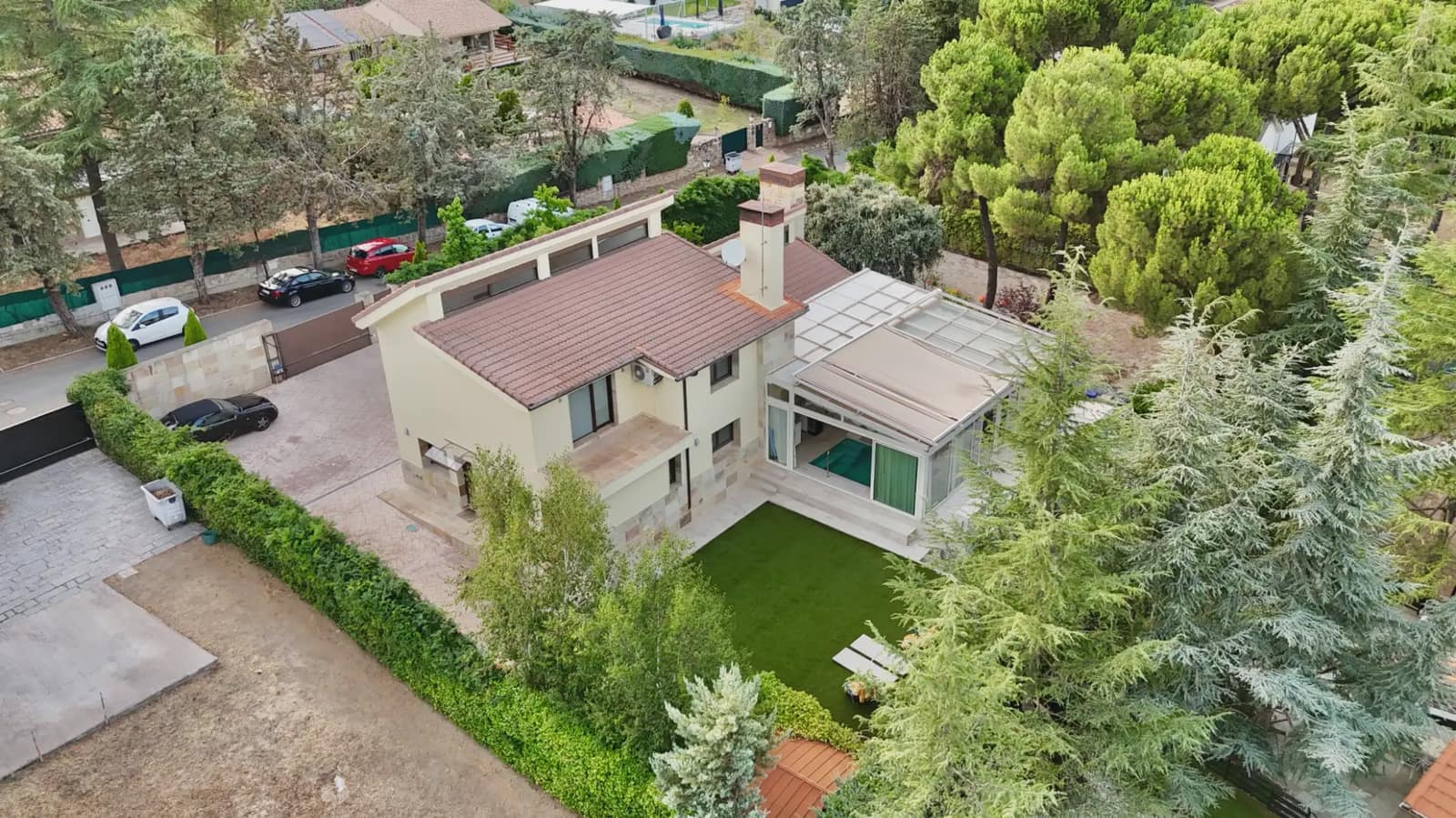 4 bedroom Villa for sale in Galapagar with pool garage - € 995,000 (Ref: 9976158)
