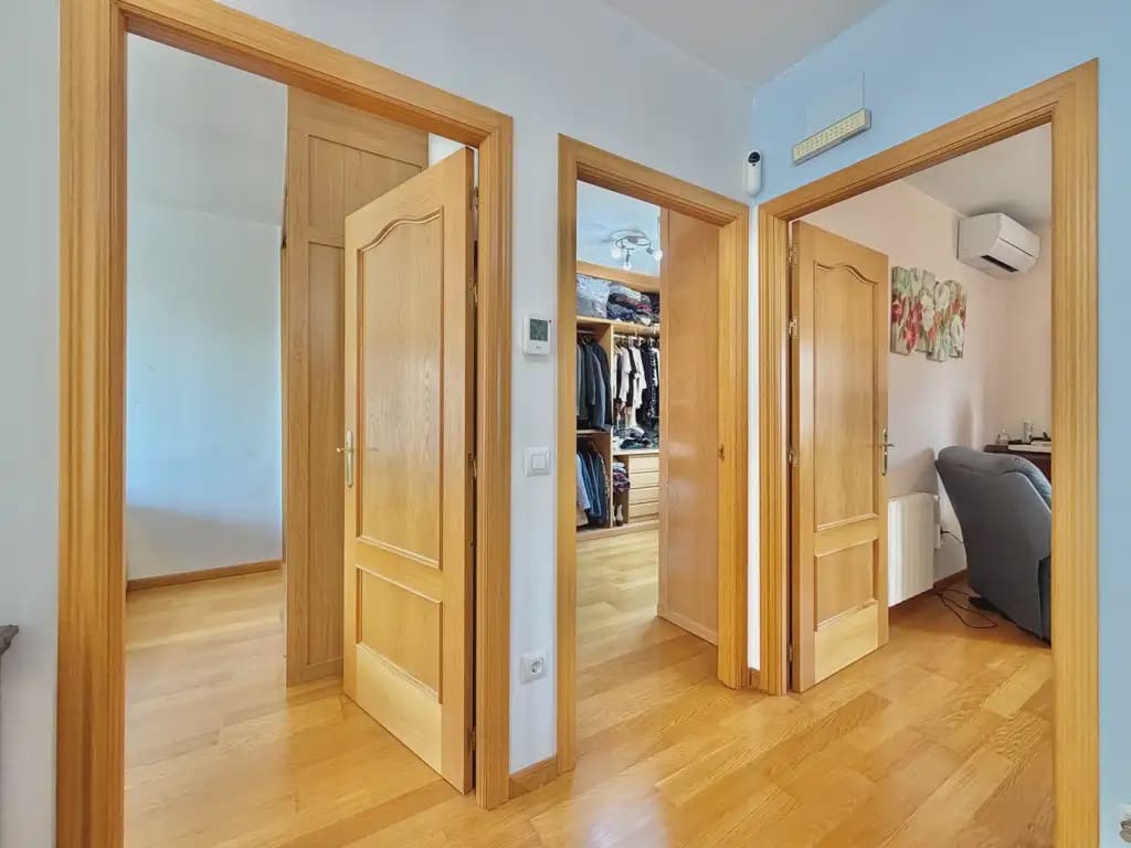 4 soverom Kjedet enebolig til salgs i Ugena med svømmebasseng garasje - € 390 000 (Ref: 9987343)