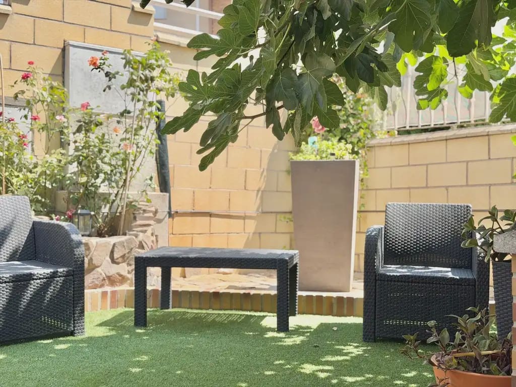 4 soverom Kjedet enebolig til salgs i Ugena med svømmebasseng garasje - € 390 000 (Ref: 9987343)